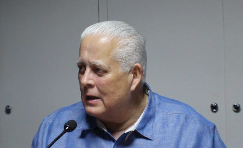 Dr. Ernesto Perez Balladares
